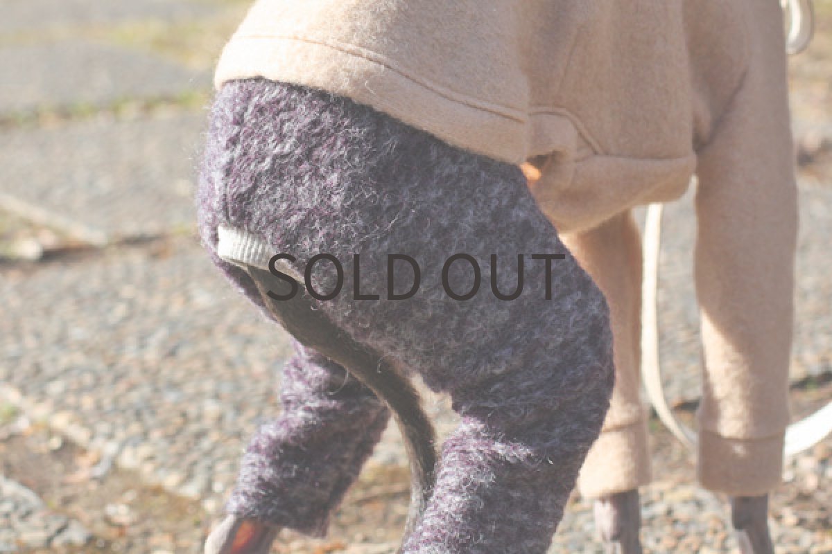 画像3: フェルト風カールニットのロンパース (3)