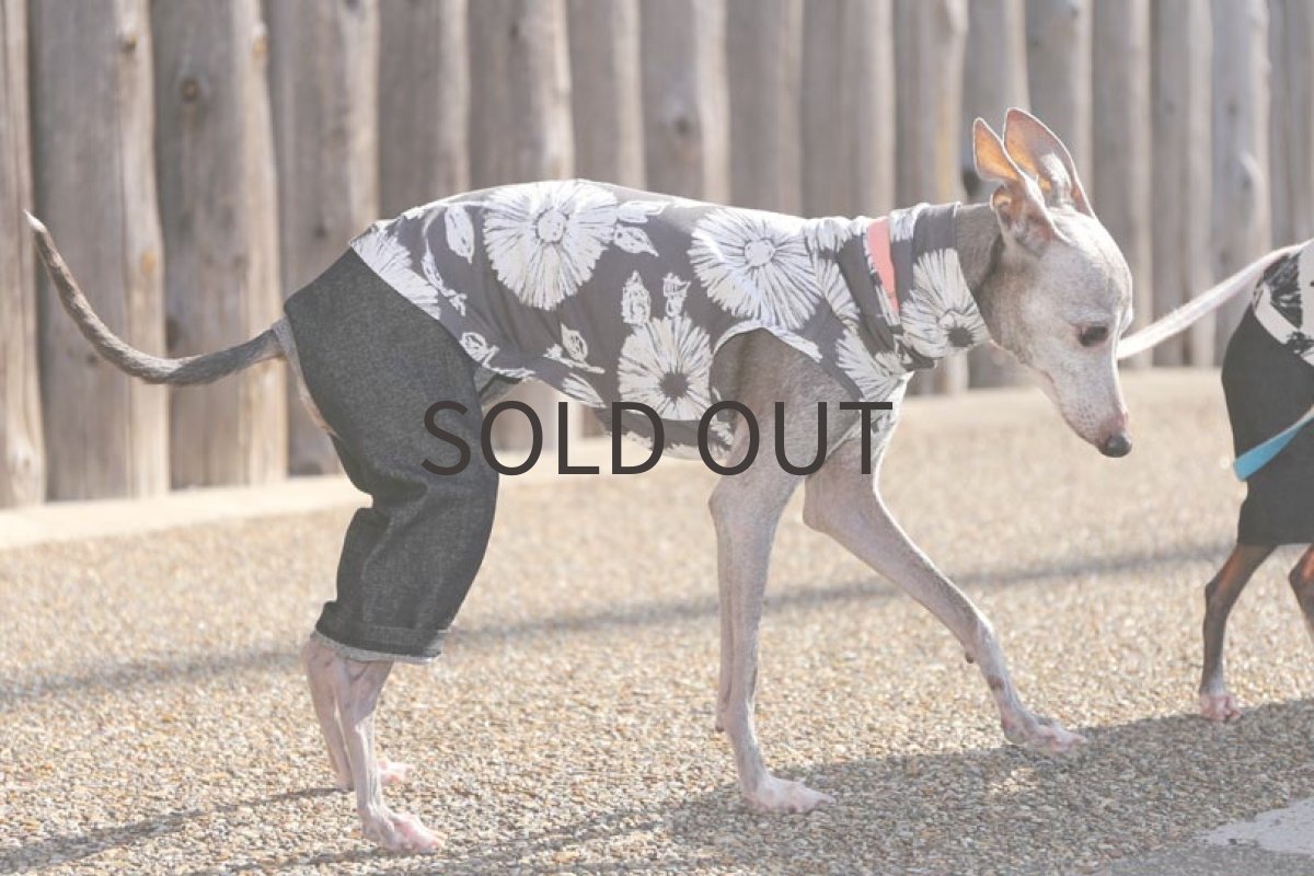 画像4: 花とデニム（アッシュグレー）〜ノースリーブ、ネックショート丈まで (4)